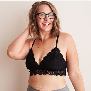 AERIE NWOT Lace Plunge Padded Bralette Adjustable Straps Wireless Black Sz M
